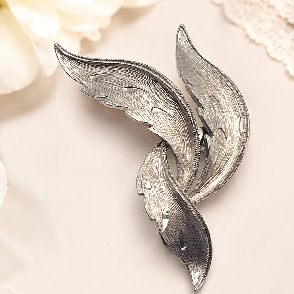 Vintage JJ Jonette Triple Leaf Brooch Silver Tone Sculptural Modernist 2" Signed